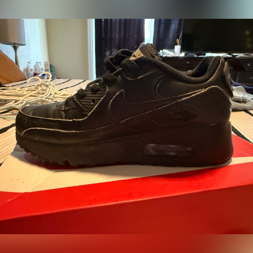 Nike Air Max 90 easy on Kids Black Sneakers